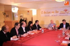 Foto 6 - Una decena de partidos, plataformas y asociaciones firman el manifiesto en defensa del Archivo 