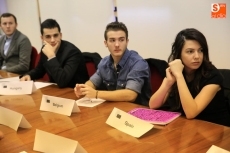 Foto 3 - Estudiantes de la USAL analizan el Consejo Europeo reproduciendo una de sus sesiones