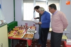 Foto 4 - Alumnos y profesores de la Escuela de Adultos celebran una jornada de convivencia