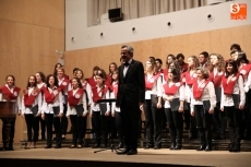Foto 6 - El Coro de la USAL llena Fonseca con las canciones de las tradiciones litúrgicas 