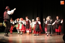 Foto 5 - Los alumnos de la Escuela Municipal de Música felicitan la Navidad con acordes y bailes
