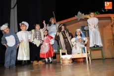 Foto 6 - Diversión a raudales en el festival navideño del Colegio Antonio Machado