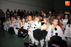 Foto 4 - Diversión a raudales en el festival navideño del Colegio Antonio Machado