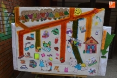 Máquina de la solidaridad en el IES Fray Diego Tadeo | Foto @kisanghani