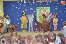 Foto 4 - Entrega de premios literarios para despedir el trimestre en el CEIP Miguel de Cervantes