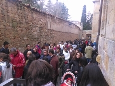 Foto 5 - La Hermandad de Nuestra Señora de la Soledad bate el récord en la comida de ayuda a los...