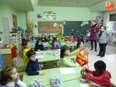 Foto 3 - Papá Noel reparte ilusión y gominolas entre los más pequeños 