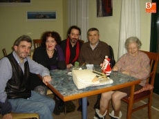 Foto 3 - La Coral de Béjar continúa llevando la Navidad a las Residencias de Mayores