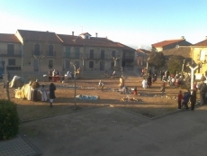 Foto 6 - Los vecinos dan vida a un belén en la tarde de Nochebuena