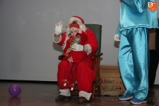 Foto 3 - Papá Noel reparte ilusión entre los más pequeños