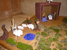 Foto 6 - Los belenes navideños decoran la iglesia de San Pedro