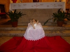 Foto 5 - Los belenes navideños decoran la iglesia de San Pedro