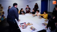 Foto 6 - Los niños aprender a tallar piedra con El Jardín de las Delicias