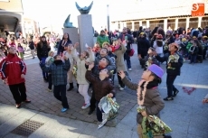 Foto 6 - Carbajosa adelanta las campanadas con la compañía de los Lunnis