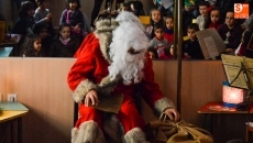 Los ni&ntilde;os disfrutan de la llegada de San Nicol&aacute;s a ZOES