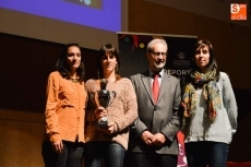 Gema Mart&iacute;n, Javier Bernal y el equipo de baloncesto femenino, mejores deportistas del curso...