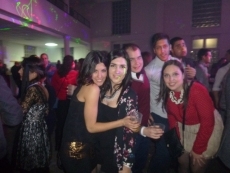 Foto 5 - Los villorejos reciben con alegría el 2015