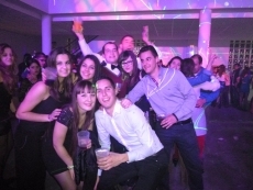 Foto 4 - Los villorejos reciben con alegría el 2015