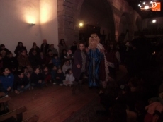 Foto 4 - Gran recibimiento a Sus Majestades en la iglesia parroquial de Linares de Riofrío
