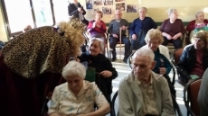 Foto 4 - Los Magos de Oriente no se olvidan de los mayores en Villarino