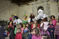 Foto 5 - Sus Majestades de Oriente visitan cada casa de Boada