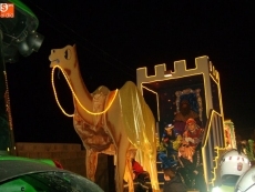 Foto 3 - Los mayores, los primeros en recibir la visita de los Reyes Magos en Guijuelo