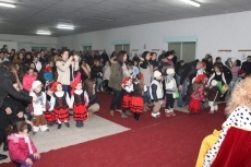 Foto 3 - Los Reyes Magos no quisieron dejar sin regalos a los niños de Encinas de Abajo