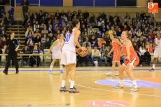 Foto 6 - El Avenida supera el efecto ‘Multiusos’ y mantiene la racha triunfal en la Euroliga (75-58)