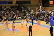 Foto 5 - El Avenida supera el efecto ‘Multiusos’ y mantiene la racha triunfal en la Euroliga (75-58)