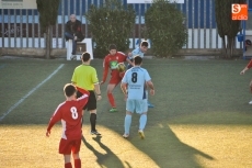 Foto 5 - El Navega empata y no consigue alejarse de la zona peligrosa (2-2)