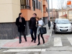 Foto 6 - El rebaje de cerca de 400 bordillos de los barrios trastormesinos da trabajo a 40 desempleados 