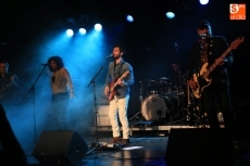 Foto 3 - Hugo Matías se entrega al público salmantino en la Sala B del CAEM