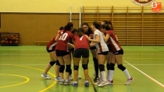 Foto 5 - El Universidad de Salamanca suma y sigue tras vencer a Cristo Rey (3-0)