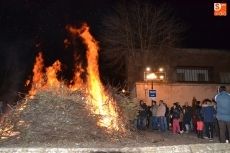 Foto 5 - La Catedral luce iluminada con motivo de la hoguera de San Sebastián