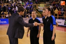 Foto 6 - El Avenida tira de oficio y soluciona un complicado partido ante Agü Spor (71-64)