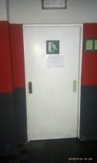 Foto 5 - Ciudadanos denuncia el mal estado del centro comercial Los Cipreses y exige al Ayuntamiento medidas