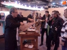 Foto 3 - El jamón ibérico de Guijuelo vuelve a triunfar en Fitur