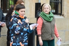 Foto 5 - Alumnos y profesores del colegio de Las Esclavas dicen 'no' a la violencia 