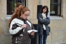 Foto 3 - Alumnos y profesores del colegio de Las Esclavas dicen 'no' a la violencia 