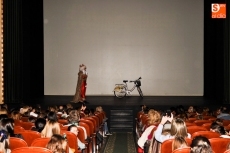 El p&uacute;blico infantil llena el Liceo para conocer a 'Mary Noel y las Reinas Magas'