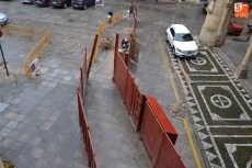 Foto 6 - 1Foto: Empieza a montarse el ‘rectángulo mágico’ de la Plaza