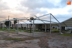 Foto 5 - Empieza a levantarse la carpa, que crece en tamaño para estrenar pre-Carnaval
