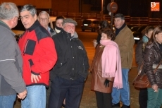 Foto 3 - Las Águedas disfrutan del fuego de su hoguera tras la caída de la nieve