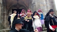 Foto 4 - Las mujeres de La Alberca escoltan a Santa Águeda en los actos celebrados en su honor