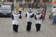 Foto 6 - El Cross del Carnaval crece en disfraces, con procesión incluida de San Sebastián