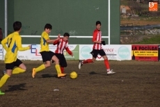 Foto 6 - El contraataque da la victoria al CD Munibar Pizarrales frente al cadete de Alba de Tormes (1-3)