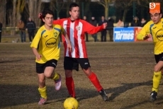 Foto 5 - El contraataque da la victoria al CD Munibar Pizarrales frente al cadete de Alba de Tormes (1-3)