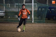 Foto 3 - El contraataque da la victoria al CD Munibar Pizarrales frente al cadete de Alba de Tormes (1-3)