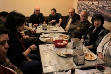 Foto 4 - El Ateneo cierra las puertas de su sede entre socios, simpatizantes, poetas y artistas