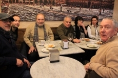 Foto 3 - El Ateneo cierra las puertas de su sede entre socios, simpatizantes, poetas y artistas